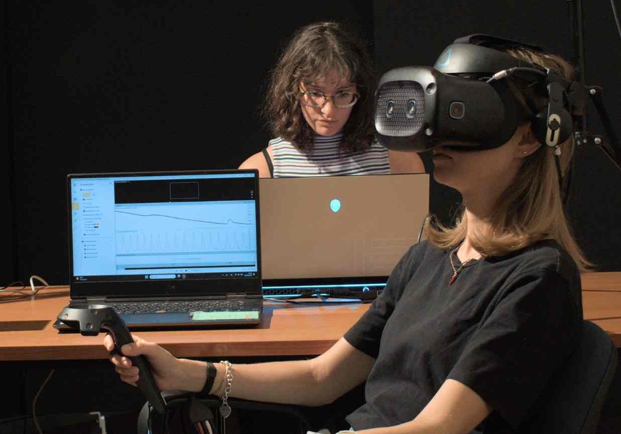 Esperimento in realtà virtuale nel Social Interaction Lab